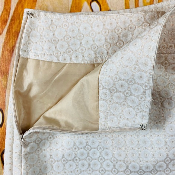 Ann Taylor Women Pencil Silhouette Skirt Cotton Blend, Color Tan / Ivory - Picture 8 of 11